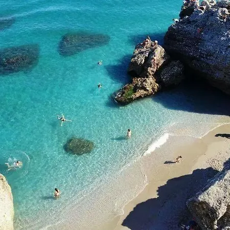 Sehr Ruhig Und Zentral Gelegene Apartment Nerja