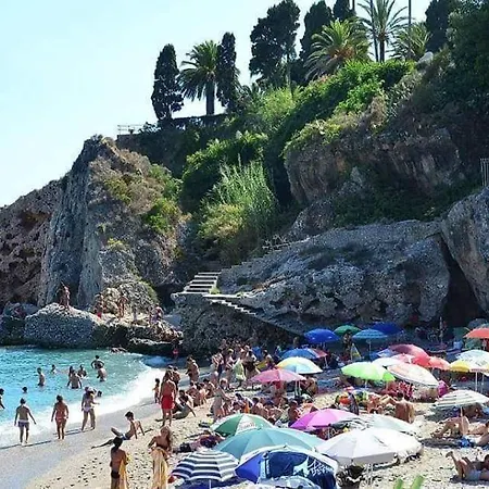 Sehr Ruhig Und Zentral Gelegene Nerja