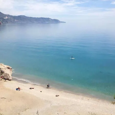 Sehr Ruhig Und Zentral Gelegene Apartment Nerja