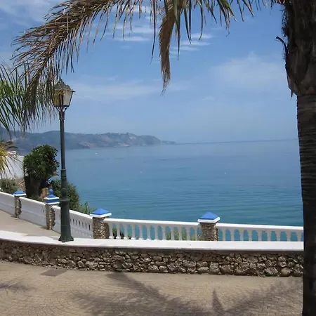 Apartment Sehr Ruhig Und Zentral Gelegene Nerja